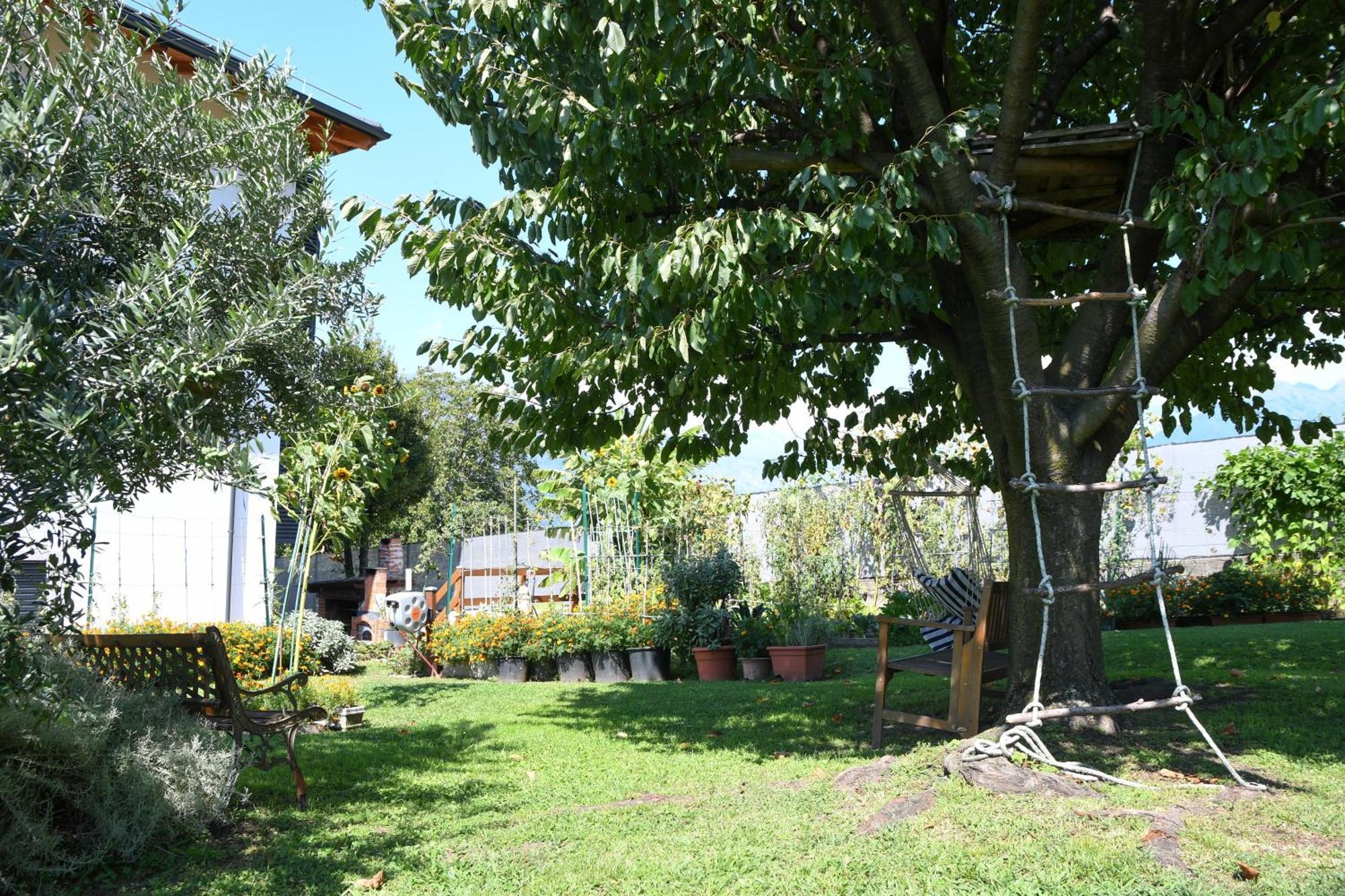 Il Giardino Dei Ciliegi Apartment Colico Exterior photo
